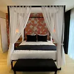 호텔 Alp De Veenen 3*