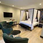 Alp De Veenen 3* 암스텔벤