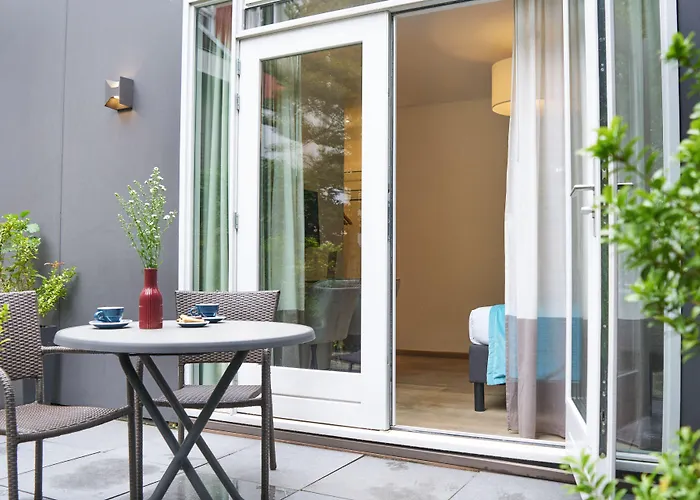 Alp De Veenen אמסטלבין